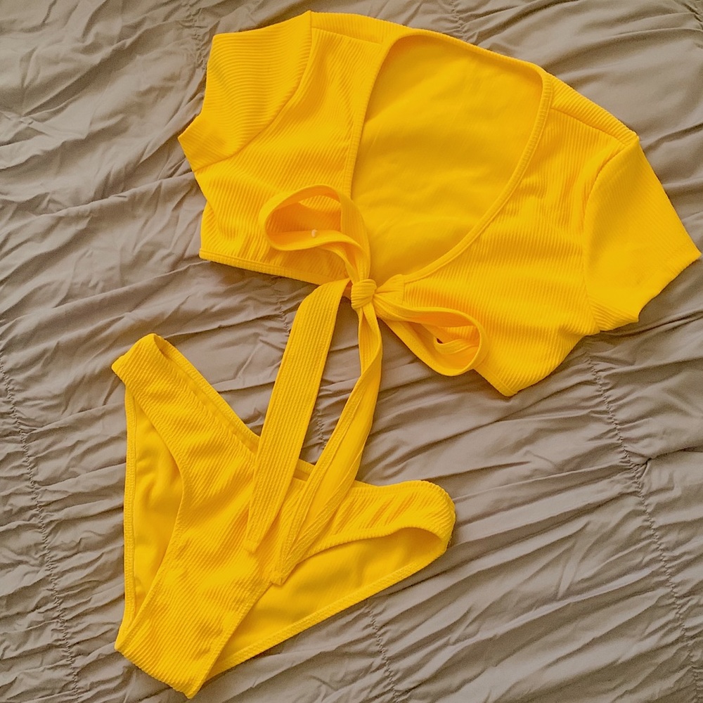 ON TREND Yellow Tie Top Ribbed Bikini High Cut Btm